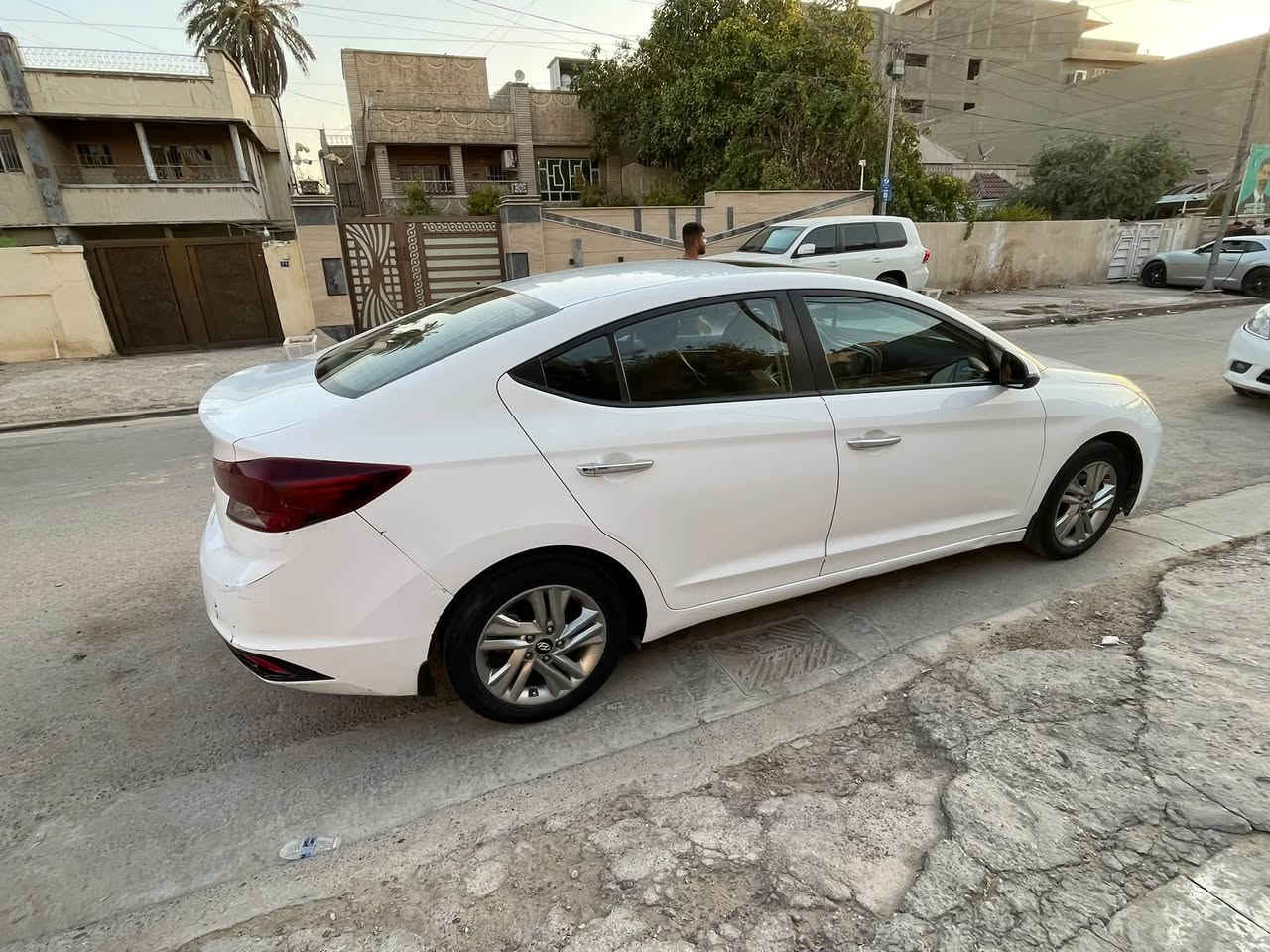 النترا 20 خليجي
ماشية 189 

الضرر قطعتين صبغ طخات مو حادث ربع بنيد وجاملغ يسار شبر مال سايق 

كير ومكينا مكفولات مامفتوح 

تبريد قطعتين ثلج تحكم ستيرن كامرة امامي خلفي 

سلايد روف ومري شفط 

باقي التفاصيل متواجد على الفيس او على هذا الرقم واتساب ***********
الموقع بغداد الغدير
