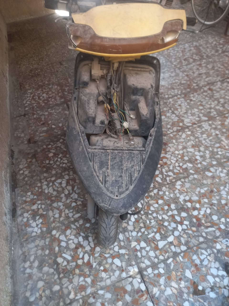 سلام عليكم دراجه فراشه سرعه ١٤٠ شغاله هندر واحد يرداله فقط كلج خلفي محركه ناعم وبلاديه كل دراجه مجرد كفرات مابيه سعرهة قيم واخذ الله شاهد شديتله زوج تايرات ٥٥ الف قبل اسبوع حتى مطالع بيه صار بيه كلج وعفته مكاني بغداد العبيدي رقمي *********** سويها وادعيلي
