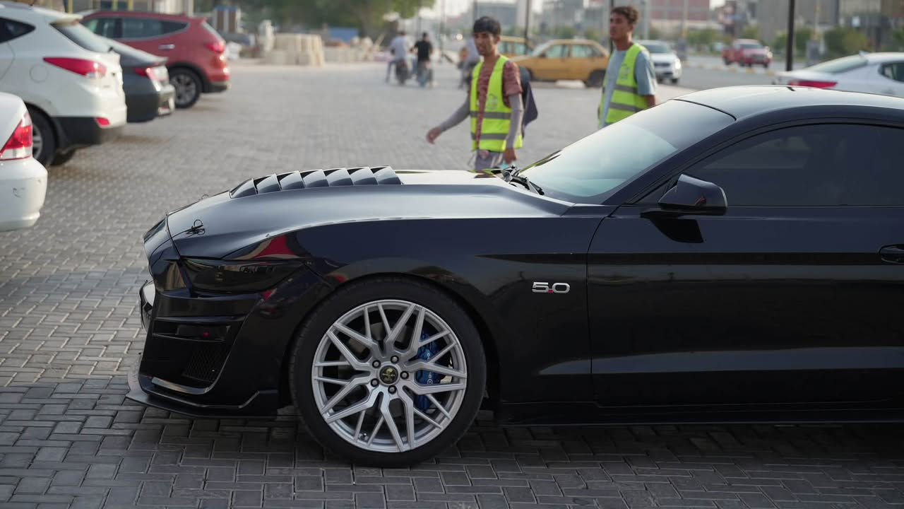 هاي مو سياره عاديه هاي قنبله 
موستنك جيتي 5000
فقط مراوس  وبشي حلو 

الاستفسار ***********

