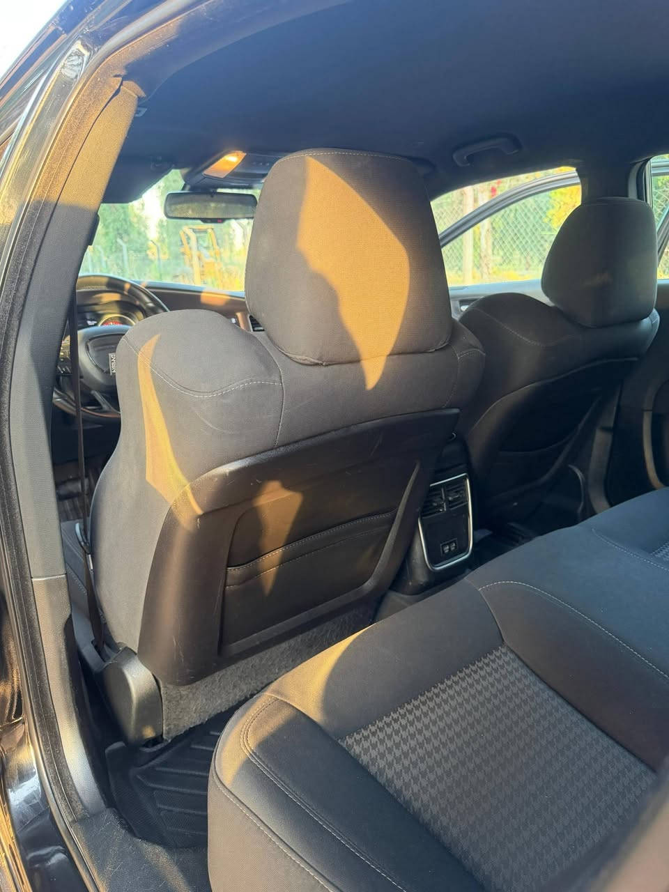 جارجر gt
2019 

السيارة Gt اصل سوبر تراك 
بجم كبس  
حادثهه جاملغ امامي فقط 
السيارة جديدة جدا جدا 
رقم اربيل  بأسمي تحويل مباشر 
مكينه گير صدر تبريد كلشي مكفول
لارصعات لابارد لاحالوب

مواصفات السيارة معروفه 
بصمة وشاشه وكشن جلد حضن
حساسات 
مواصفات الجيتي العادية 

ماشية ٩٠ الف مايل 

ضررها قطعة وحدة فقط 

ترهم بيع او مراوس 

سيارة جديدة 

منقصها اي شي 

وياها دوسات srt 

ولحية ثلاث قطع امامية 

وزعانف خلفية 

وسكوبات 

هدية مع السيارة 

السعر ٢٢٥ 

موقع السيارة موصل 

للتواصل اتصال او واتس 

***********
