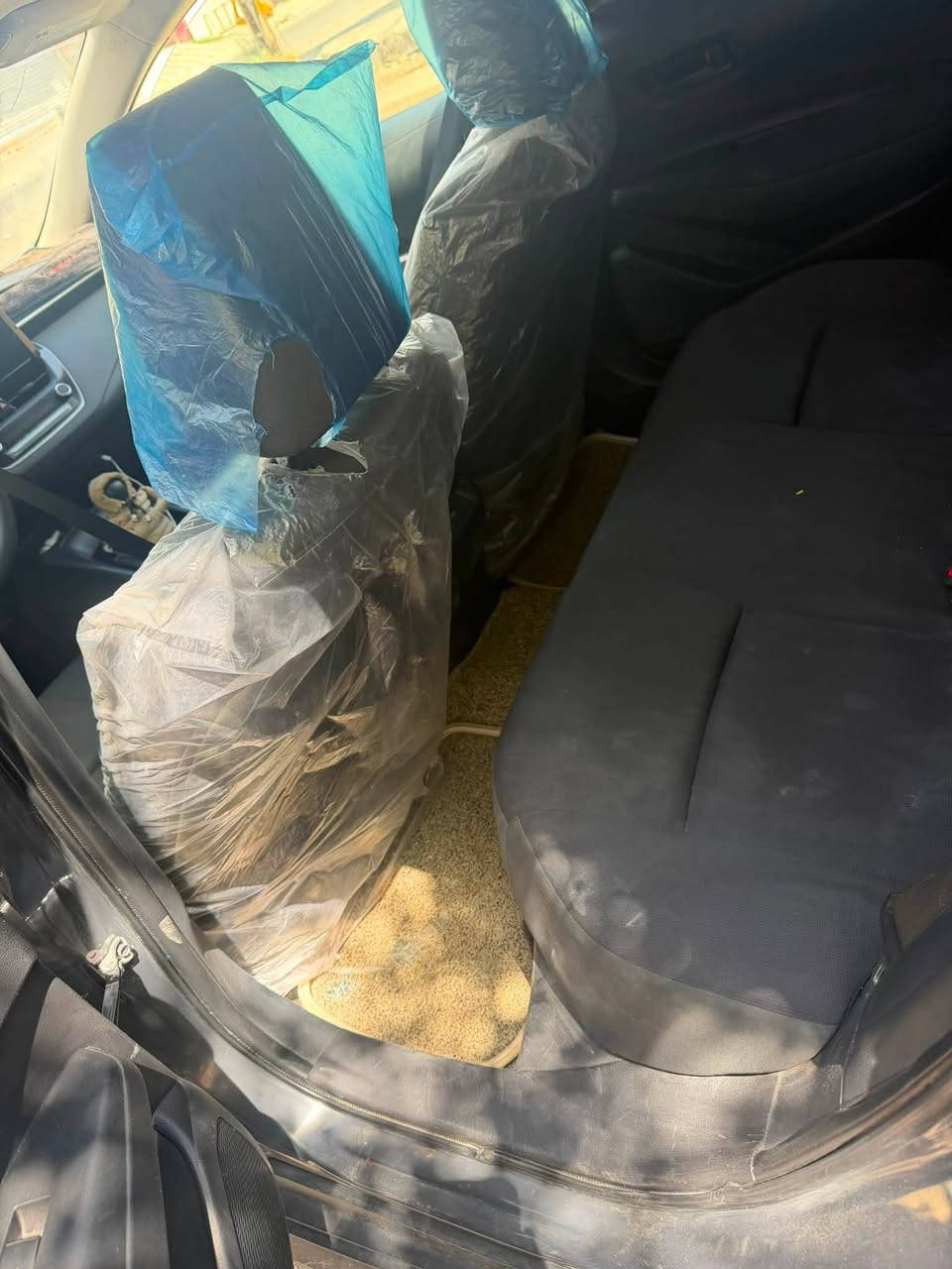 سلام عليكم 
كورلا مديل ٢٠٢٣وارد امريكي 
بيها ٤قطع ابيع حزام 
مكينه حجم ٢٠٠٠بانزين
تخم تاير جديد 🛞
صدر جديد 
كير كفاله 
تبريد ثلاجه ❄️
رقم ديالى بسمي 
مكاني ديالى بعقوبه 
شراي يتصل 
***********
