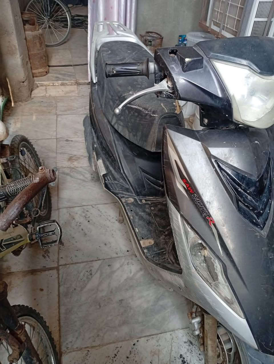 للبيع نضيفه سعرهه 250 وبيهه مجال ***********
