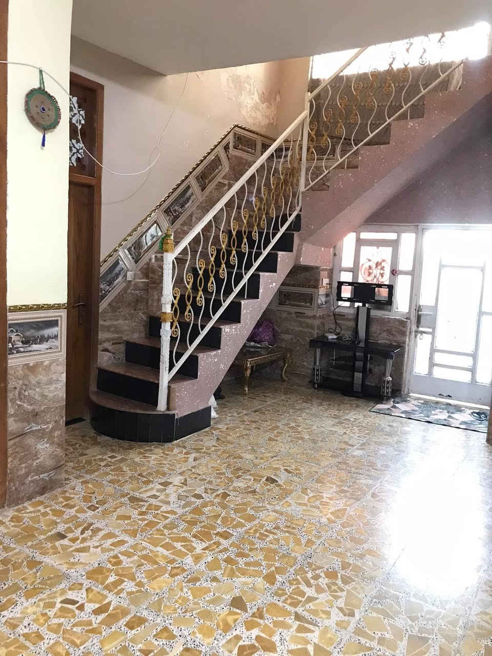 بيت طابو صرف طابقين بناء حديث مساحته 200م الواجهة 10 النزال 20

الطابق الاول: 2 غرف نوم ، هول ، صحيات ، مطبخ ، صالة
الطابق الثاني: 3 غرف نوم ، صحيات 

الموقع: حي البكرلي 4 باتجاة الشارعين المؤديات لمستشفى الكفيل قرب مدرسة دجلة 

للاستفسار ‏‪***********‬‏
