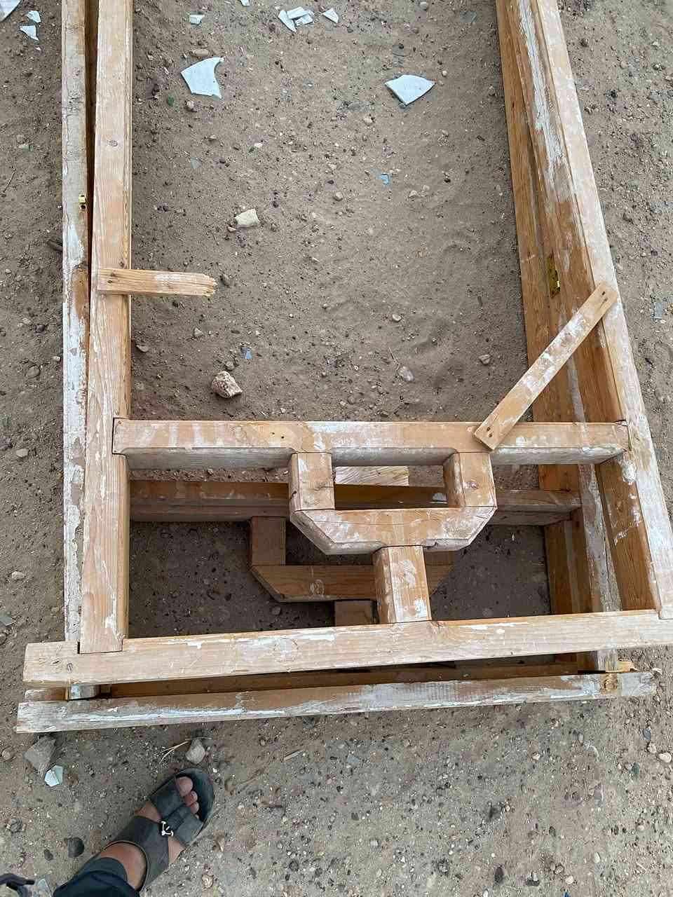 شبابيك وابواب للبيع +ابواب محلات دفتريه عدد2  /***********
