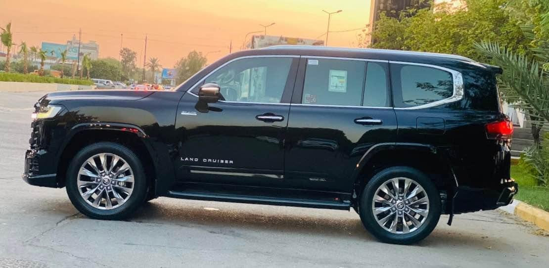 السلام عليكم 
بعد التحية والتقدير 
تويوتا لاندكروز 2024 VX BLACK LIMITED باب اول SAS تطبيق كفالة عامة صبغ بارد رصعة شخط تبديل تعديل كفالة من كل شي بااسمي تحويل ثاني يوم السيارة كلش جديدة
العدة والكاعيات والسماعات موجودات تخم تاير محرك كير كهربائيات كلة بشرط ماشية 37 الف كيلو 

المواصفات 
رادار امامي جانبي خلفي
‎5 بصمات 
فتحة
بردة خلفية 
تحكم ستيرن فول
كراسي كهربائي 
لايت امامي 3 عدسات
‎كامرات 5 
‎كراسي خلفية كهرباء + تبريد 
‎كراسي امامية تدفئة تبريد +كهرباء+ ميموري 
‎شاشة جبيرة
شاحن لاسلكي
شاشات خلفية 
‎فتحة سقف بصمة 
‎تعديل مسار 
‎سماعات JBL
‎دشبول ديجيتل 
اوتو هولد
‎سايد بريك دكمة
‎ستوب لايت ليد
وبعد هواي مواصفات
السعر 748 وبيها مجال
***********
مكاني بغداد العامرية بااسمي تحويل مباشر 
اخوان لتقارنها بvx العادي هاي بلاك تصير اغلى بالشركة والسيارة كلش جديدة بدون اي ملاحظة وساز اصلية 
تحياتي بغداد, العراق
