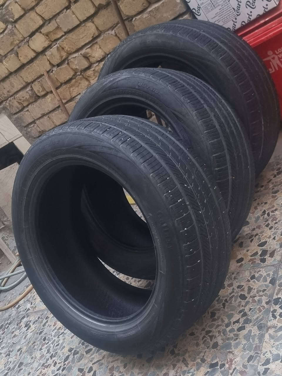 الحجم التيرات . 20 50 265
2024 انتاج نضيفات  3 تايرات نفس الشركه ماركه . سعرهن 185  الف
