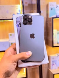 ايفون 12 برو ماكس • ٥١٢ جيجا • بطارية ٧٣