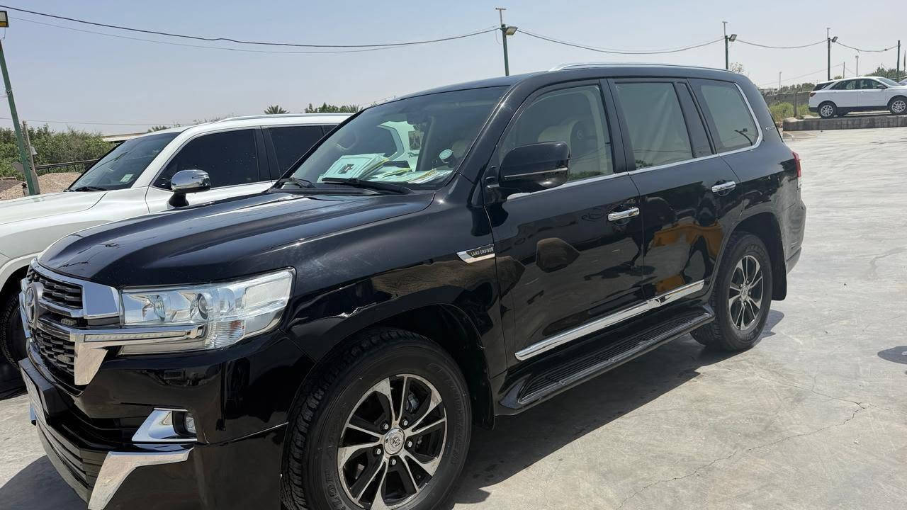 لاندكروز مديل ١٦ رقم بغداد البيع ***********،،،***********
