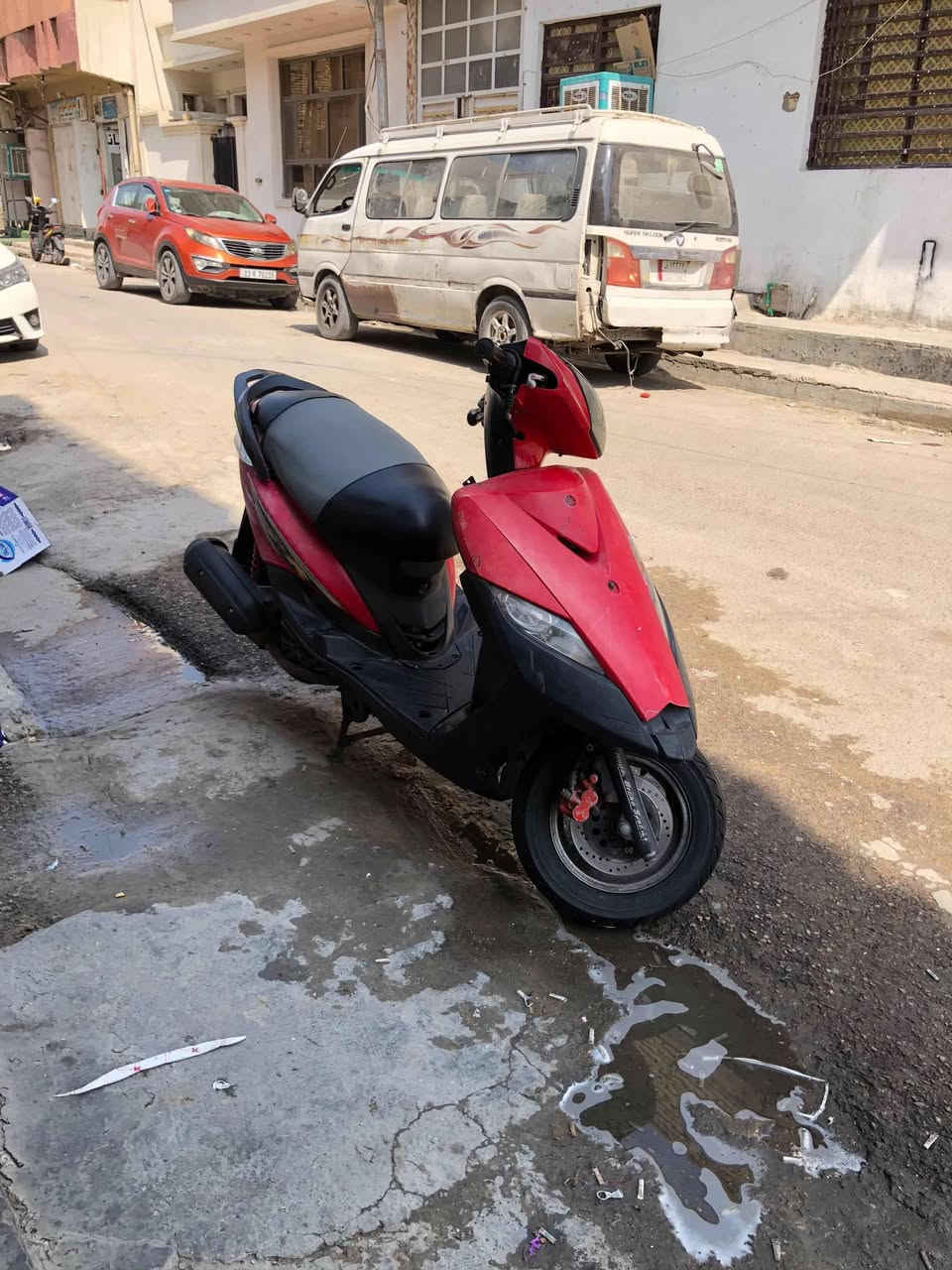 السلام عليكم شباب دراجه ثعلب للبيع دراجه جديده بمعنى الكلمه كهربائياتها كلها شغاله نكرا سلف باي وقت جيب فيتر وتعال افحص دراجه خير من الله سعره 550 وبيها مجال شيء بسيط مكان الحريه هذا الرقم ***********
