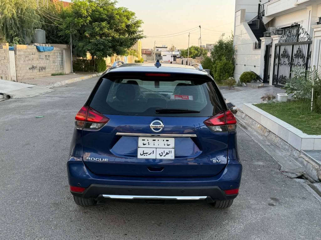 للبيع سيارة نيسان روج موديل ٢٠١٩ أمريكي فول مواصفات ما عدا الفتحة سيارة أخت كلين بيها جالملغ خلفي شبر صبغ او اقل بدون ايرباك و بدون دواخل بجم كبس سيارة جديدة كير و محرك مكفول و ما مفتوح سيارة ماشية ٩٠ ألف حقيقي و سنوية بسمي سيارة ربع دينار مصرف مابي شرط سونار 
مواصفات 
بلاجكتور 
لايتات زينون امامي و خلفي + AUTO 
ويل كروم
إشارة بالمراية 
حساس
بصمة أبواب + صندوق + تشغيل 
رادار ٣٦٠ درجة + تحديد مسار + نقطة عمياء 
شاشة + كامرة + GPS 
شاشة اعطال
صندوق شفط (كهربائي)
كشن كهرباء + هيتر 
كشنات خلفية متحرك 
تحكم ستيرن + تحديد سرعة 
تبريد لمس (AUTO)
أنظمة قيادة Normal + Eco + Sport 
تحكم بالأضواء الداخلية 
محرك ٤ سلندر ٢.٥ المرغوب بدون تيربو
و بعد مواصفات هواية مكان سيارة كركوك سعر ١٤٢ و بي مجال بسيط رقم موبايل *********** كركوك, العراق
