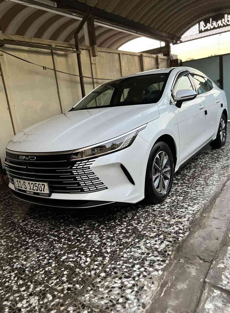 بي واي دي دستروير 2025 رقم بغداد تحويل
Byd 05 
السيارة كفاله عامه على وضع الزيرو الممشه الكلي 9 الاف 
كامل ملحقات             (( بانزين - هايبرد 🔋-كهرباء ⚡️))

المواصفات
بصمة وكارت وتشغيل عن بعد 
قطعتين تبريد امامي خلفي 
شاشه قلاب 
داخل ابيض وكشنات رياضي 
گير ماوس 
سايد بريك دكمه 
تعدد انظمة القياده 
ليد نهاري والمصابيح ليد 
كاميرا خلفيه دواره وحساسات 
تحكم استيرن جهتين 
وبعد مواصفات 

السعر : 21.200 واحد وعشرين مليون وميتين 
للاتصال : *********** 
العنوان : بغداد

