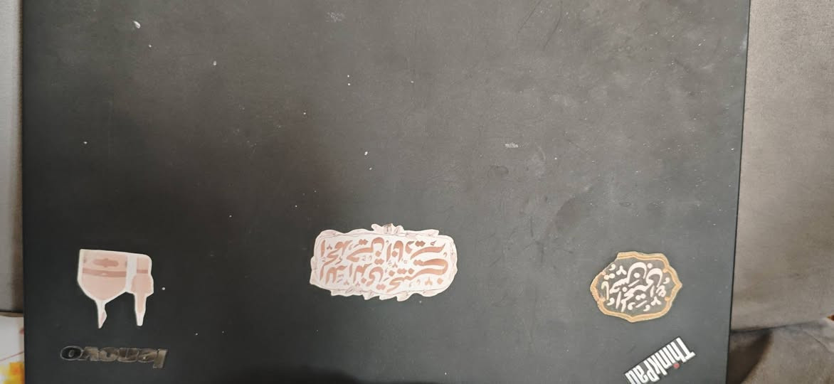 حاسبه لينوفو للبيع
مشكتلها الشاشه طافيه بيها ضربة 
ملحقاتها شاحنه فقط 
تواصل *********** واتساب
