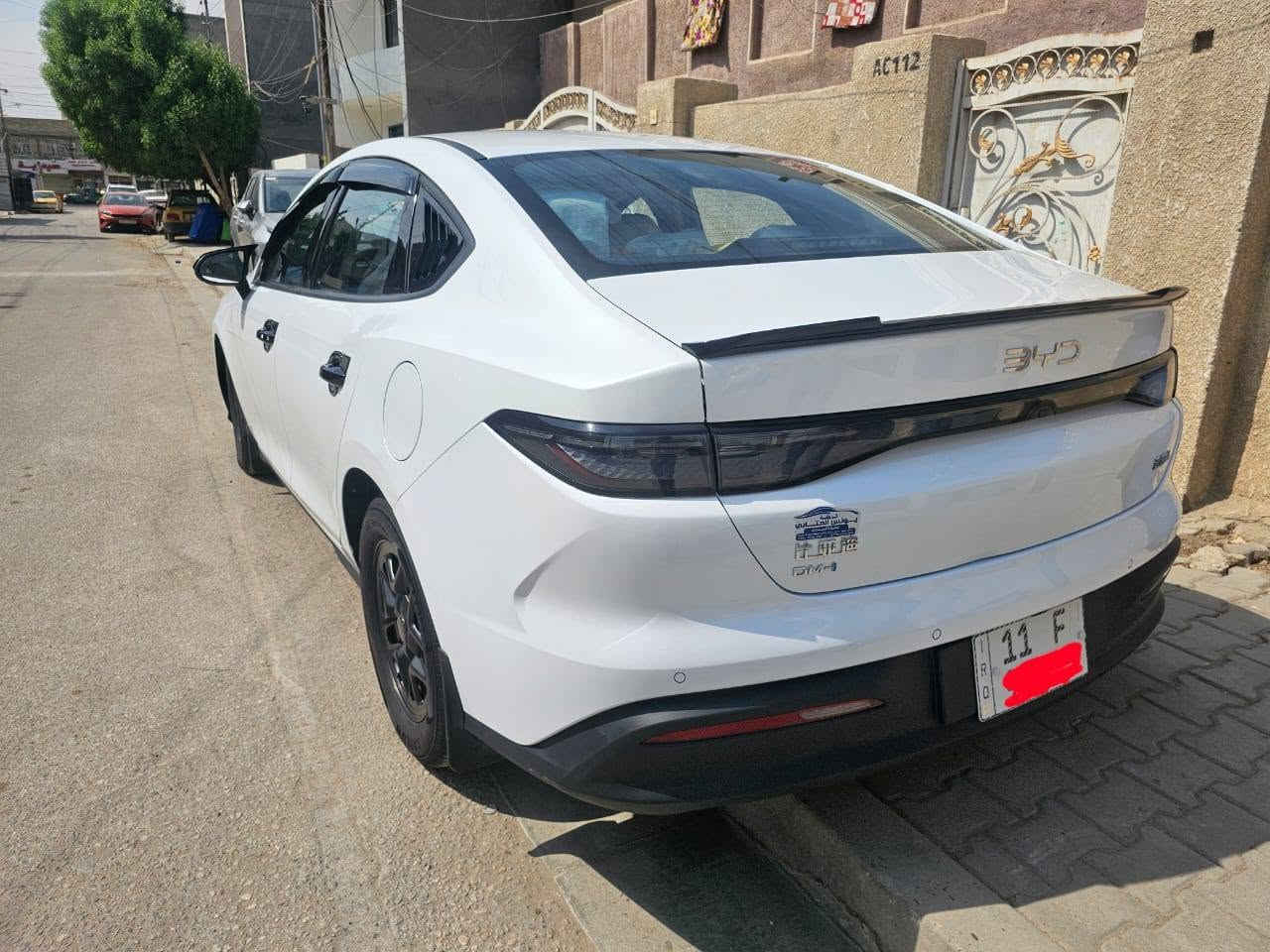 بي واي دي سيل 5 موديل 2025
Plug-in Hybrid – هايبرد قابل للشحن
ماشية 8000 كم فقط
كفالة عامة
السنوية باسمي ومثبتة لوحات
ثلاثة أنظمة تشغيل:
هايبرد + بنزين
شحن ذاتي
شحن خارجي
مدى إجمالي يصل إلى 2,200 كم
سعة خزان الوقود 65 لتر
محرك 1.5 لتر هجين
المواصفات:
مقاعد جلد أبيض
شاشة وسطية كبيرة
كاميرا خلفية دوارة
عدادات رقمية
بصمة + كارت
هاند بريك كهربائي + Auto Hold
إضاءة LED ولايت أوتو
إضاءة نهارية LED
تبريد قطعتين
10 إيرباك
ويل كب قياس 16
ستيرن جلد بخياطة
مع السيارة الشاحن الأصلي + الكارت + فوم معالجة الإطار + سستم سوادات
ملاحظة: بيها رصعه صغيره كلش، 
المكان: بغداد – الدوره
للتواصل: ***********
