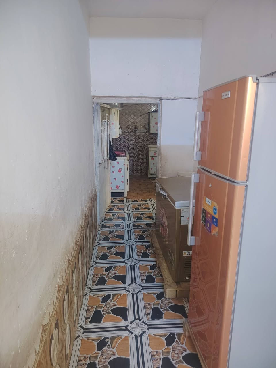 بيت البيع مساحه(300) طابو صرف يتكون البيت من اربع غرف نوم + استغبال + صاله +كراج سيارات صحيات خارجيه البيت جاهز العنوان شارع الطفاء الصوب الصغير السعر(70) اوبيه مجال الن مستعجلين عله بيعه ابلاش  ***********
