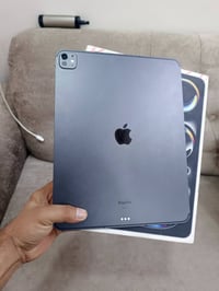 ايباد برو m4 حجم 13انج  مشحون ٦٥مرة فقط  يدعم شريحة الاكترونية (سيمكار...