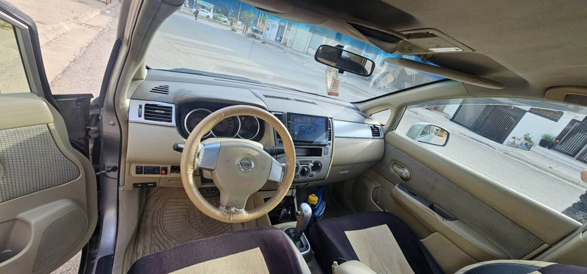 Nissan تیدا
نیسان تیدا 
مۆدیل ٢٠٠٦ 
بڕاوەیە 
سەیارەکە لۆکە و هیچ مەسروفێکی نیە 
خێزانیە و بۆ ئەم بەنزین گرانیە زۆر باشە 
چوار تایەیی تازەی بۆ کراوە 
دەحامی بۆ دەحامی بە شەرت چرکەی تیابوو پارە ببرە 

*********** رانية, السليمانية

