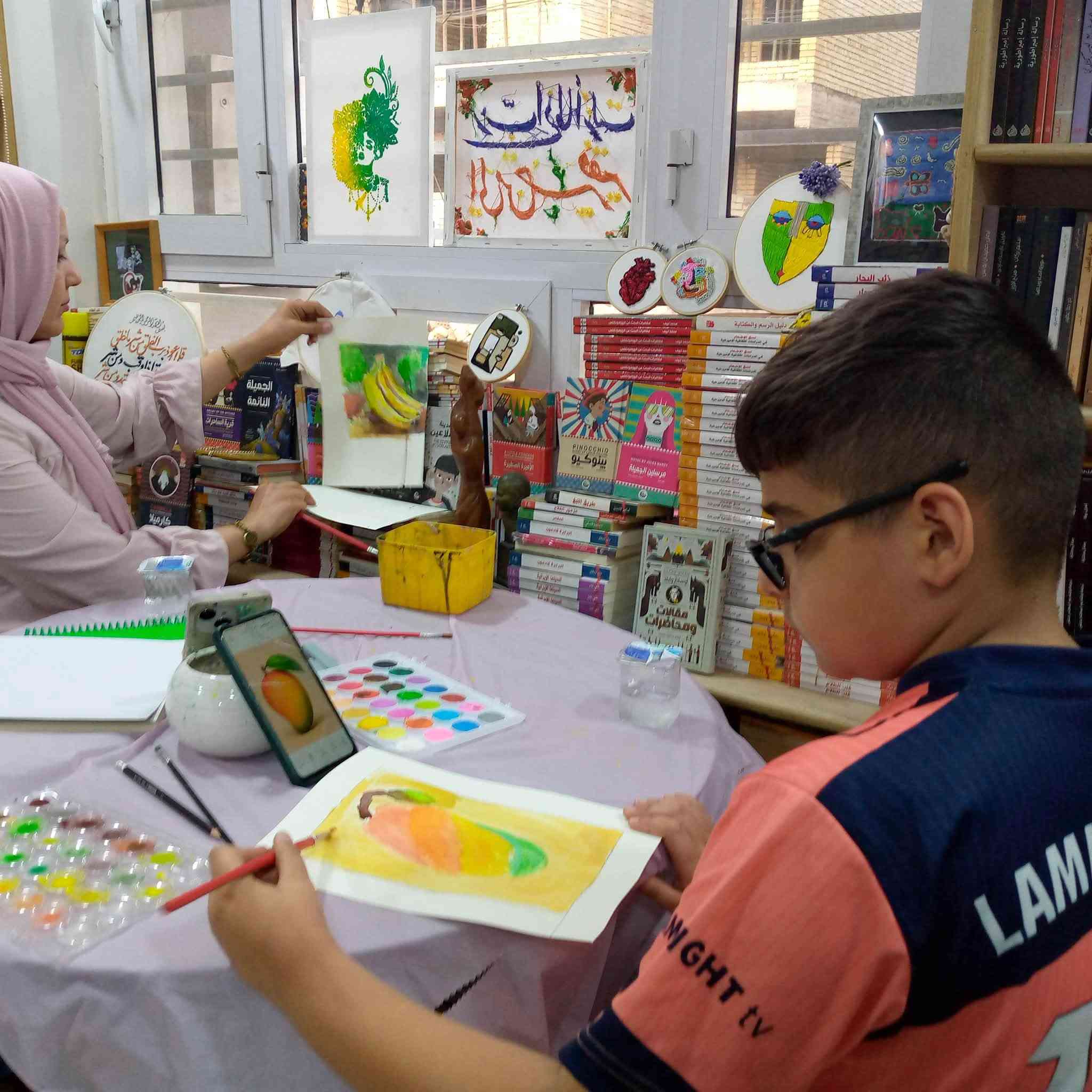 دورات الرسم والخزف والخط والتطريز والموسيقى وصناعة الاكسسسوارات
وتعليم اللغات/السيدية/مربع تبوك /زقاق٥٣
***********
