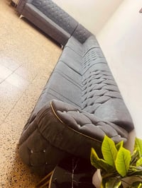 ديوان 11 مقعد • نضيف • قابل للتفاوض