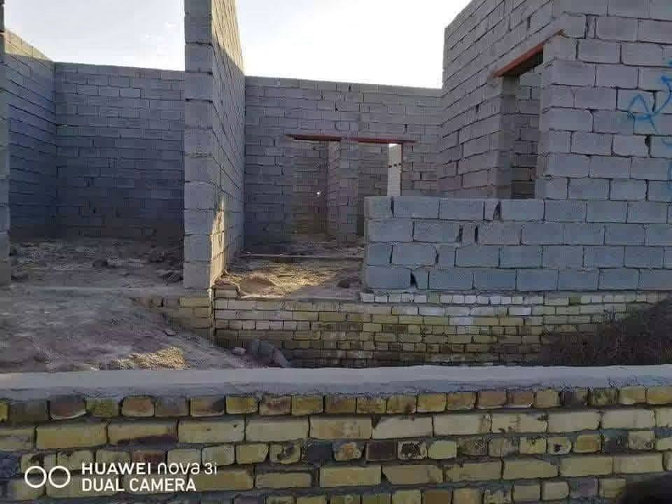 السلام عليكم
بيع مستعجل
بيت هيكل للبيع زراعي حاوي العباس قريب على الحولي الجديد لي يطلع على ملعب الشطره الجديد المساحه 200غرفتين ودوانيه مطبخ صاله صحيان
السعر 10 ملاين 
***********
بي وتساب او لتصل

نص مكتوب في الصور:
- HUAWEI nova 3i
- DUAL CAMERA
- HUAWEI nova 3i DUAL CAMERA