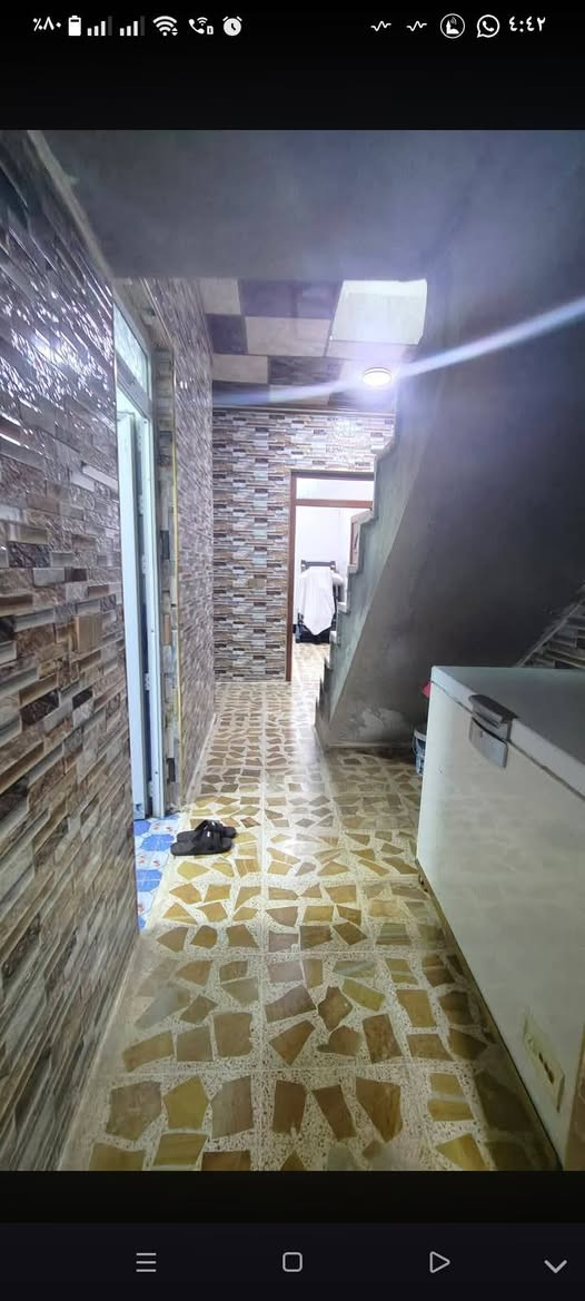 بيت للبيع في منطقة القوسيات قرب المدرسة الصينية موبايل ***********   المساحه 200مترواجهه10*20   بناء حديث وبيه وصل بلدية السعر ٨٥ وبيه مجال
