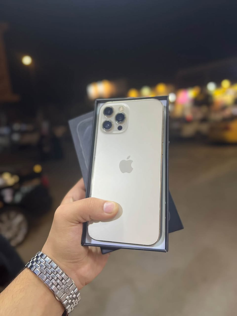 📲iPhone 12 Pro Max
📲آيفون 12 برو ماكس 
💛لون الذهبي المميز ديزرت 
✅ فول نظافة 99‎%‎
📀ذاكرة 512 نص تيرا ذاكرة عملاقة 
🔋بطارية 78 بلادي
☑️مبدل شاشة اصلية 3 خيارات
💰السعر 375 وبي مجال حك الجية
📍مكاني نجف
📞خاص او اتصال 
☎️ ***********
