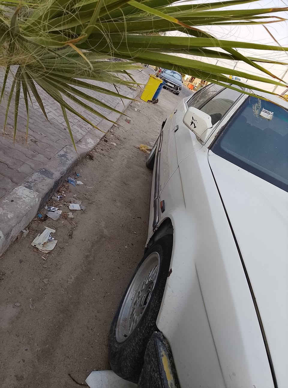 بي ام دبليو موديل 1991بيضه السياره بدون ضربه سياره كير مكينه خير من الله رقمها صدامي دواخل جاهزه كهربائيات كلها جاهزه بيها نواقص بسيطه السعر 38 وبيها مجال ***********
