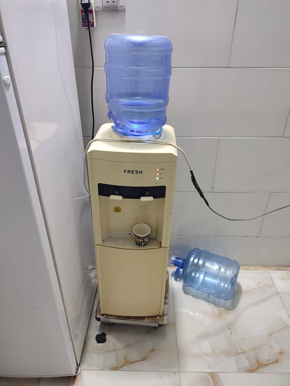 السلام عليكم 
اغراض مستخدمه اخو البلاش
تانكي 500 لتر    ب 25
سيت طبلات.      ب  10
مكينة خياطه       ب 15
تنور كهربائي.        ب 10
براد ماء حار بارد    ب 75
صوبه زيتيه            ب 25
روبن وياه صونده 50 متر     ب 25
***********
