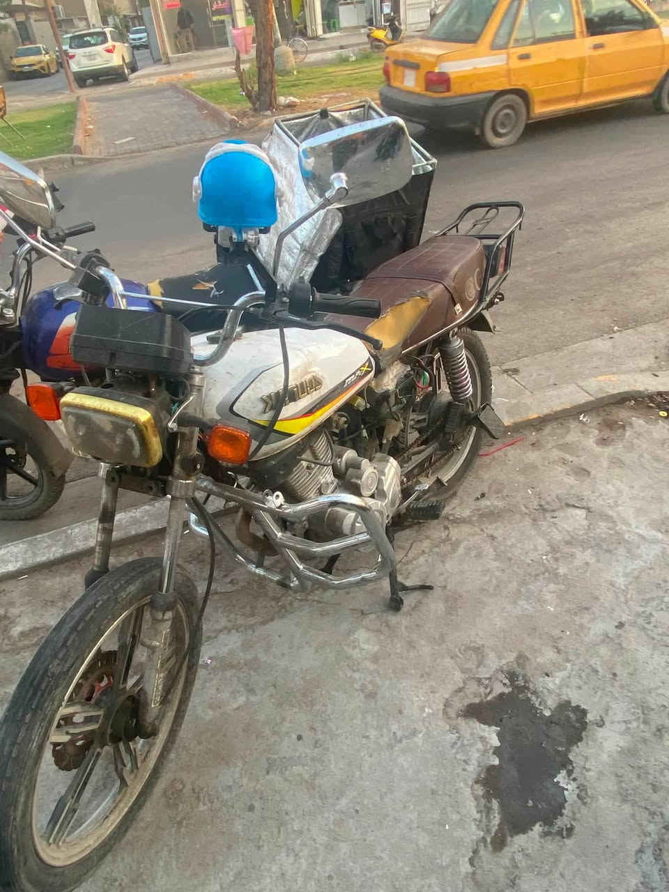 اجة سونك موديل ٢٣ للبيع دراجة نضيفة مكينة ما مفتوحة تجيب فيتر وتجي تفحص دراجة يرادلها بس باتري كاعد وحاضنة اشارة خلفية وجاملغ امامي السعر 400 قفل قفل قفل بدون اوراق ***********
