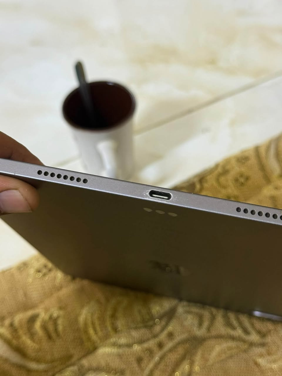 ايباد برو M2 • ١١ انش • يحتاج تبديل لمس