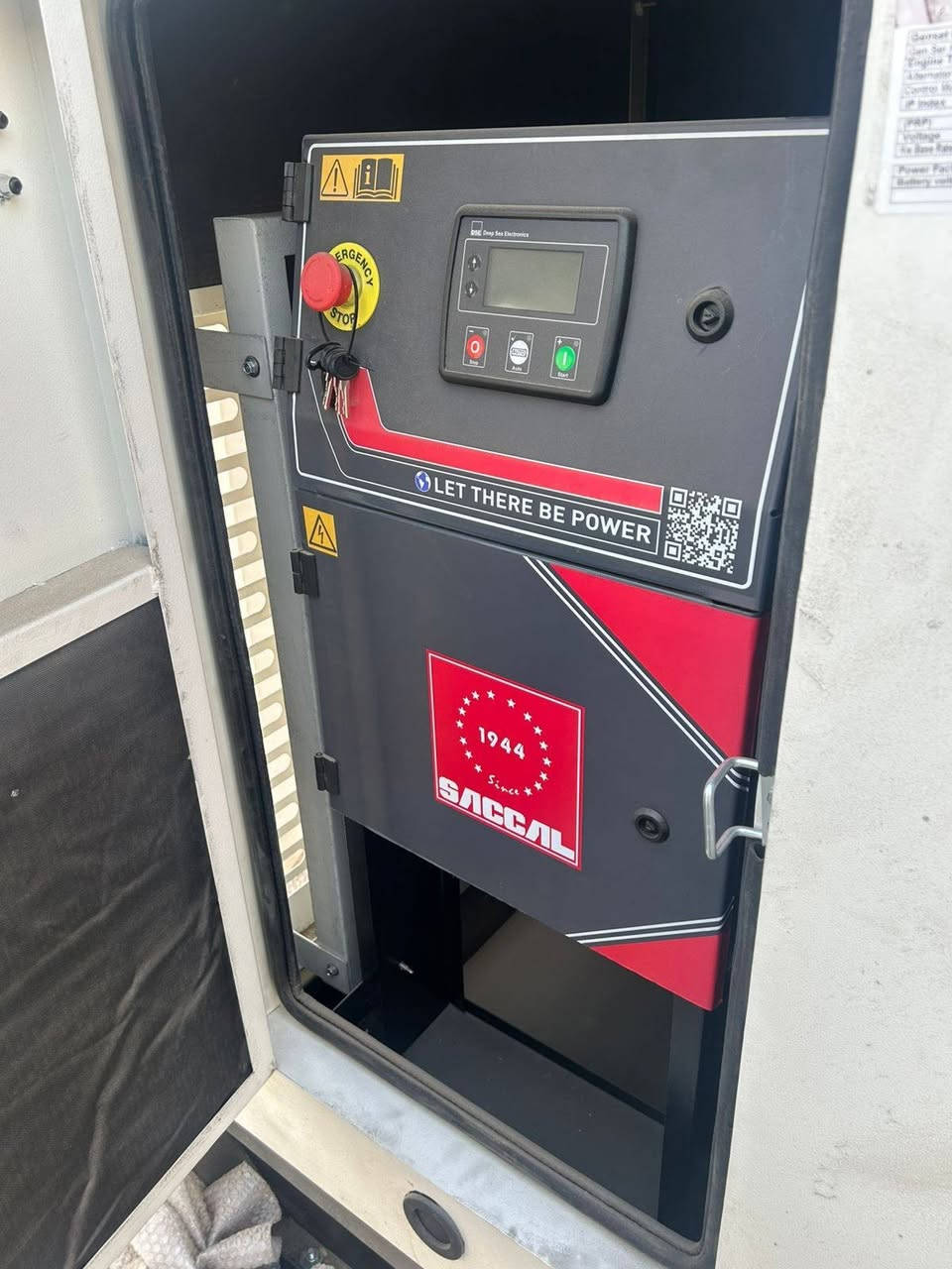 🌟 صباح الخير زبائننا الكرام 🌟
شركة الصقال لتجارة وصناعة المولدات تعلن عن وصول مولدات 88 KVA بمواصفات عالية وجودة مضمونة 💪

🔹 محرك Perkins (صناعة بريطانية 🇬🇧)
🔹 رأس توليد Leroy Somer (صناعة فرنسية 🇫🇷)
🔹 كارت تحكم DSE (بريطاني 🇬🇧)
🔹 كاتم لبناني عالي الجودة، مناسب للأجواء العراقية ويتحمل الظروف القاسية 🇱🇧

✨ أداء قوي + تشغيل مستقر + عمر طويل

🎁 وهدية خاصة لفترة محدودة مع كل مولدة!
💰 أسعار منافسة جداً ومناسبة للجملة والمفرد

🛠️ ضمان سنة أو 1000 ساعة تشغيل (أيهم أسبق)
🛠️ خدمات صيانة متوفرة + قطع غيار وزيوت أصلية

🚚 النقل والنصب داخل بغداد مجاني

📞 للاستفسار والحجز:
***********
أو مراسلتنا على الصفحة مباشرة

🔥 لا تفوّت الفرصة… العدد محدود 🔥
