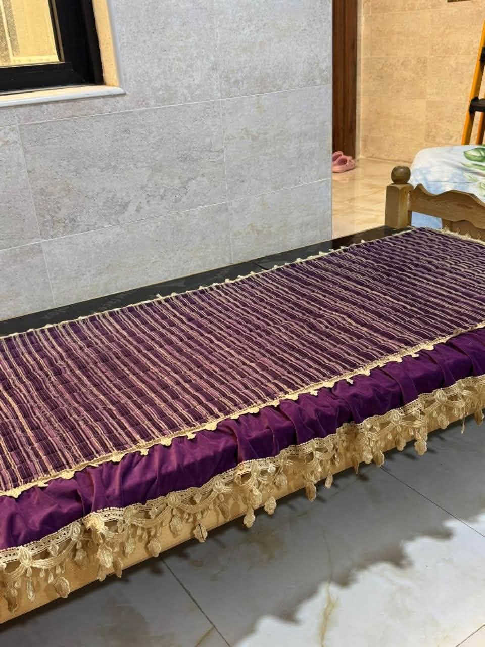 السلام عليكم ،
بردة ست قطع ب20، اما البردة النيلية هاذي جديدة سعرهة ب ٣٠، سرير خشب نظيف ب ٤٠ وبي مجال ،، مفرشة تخم عشر مقاعد ب20 ، سخان ألمنيوم ب10..
درج 8 بايات ب 10
الرقم ***********
الموقع: كوت الزهراء قرب عمارة القزويني او مجمع الكرار.
