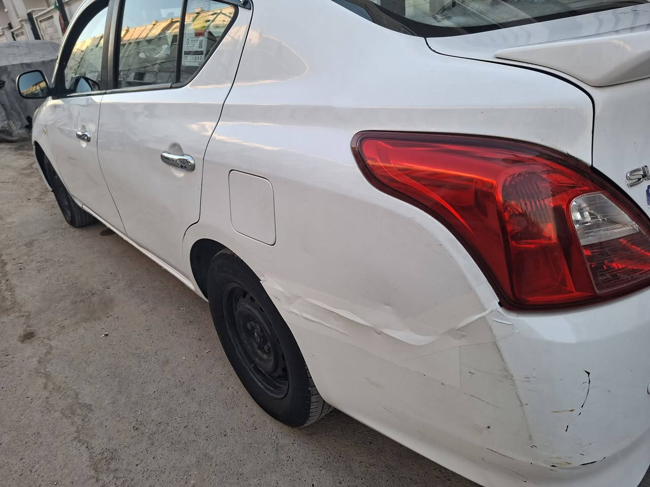 سلام عليكم
نيسان سني 2019 رقم بغداد الجديد تحويل مباشر
محرك كير تبريد  تخم تاير جاهزة 
بس البدي بي طخات و٣قطع صبغ اماميات يعني جاملغات وبنيد
بدون دواخل يعني شواصي لغود مكفولات 
السعر ٧٨$ وبيهه مجال جدا بصيط مكان بغداد الدورة
رقم تلفون ***********
