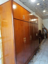 غرفة ٥ باب • درجة أولى • معرض ابو حسن