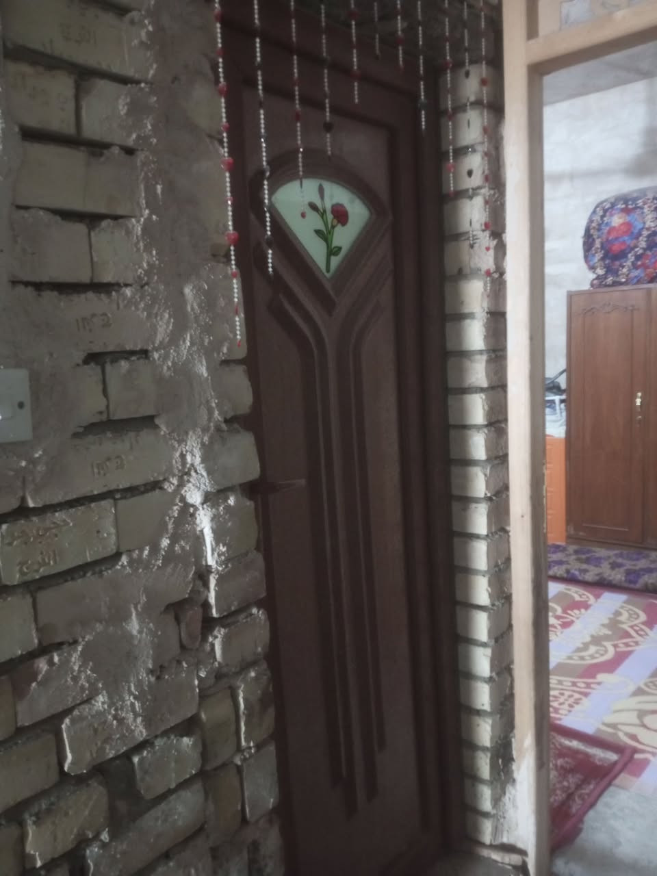 السلام عليكم بيت 100متر واجه ٥ونزال ٢٠ بناء حديث طابق واحد ***********
