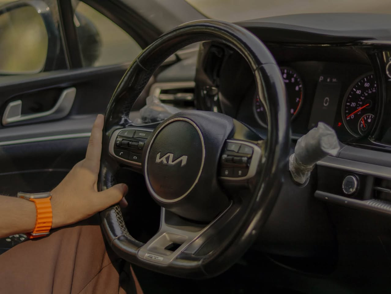 السلام وعليكم
للبيع k5 gt line2024 فول مواصفات للبيع

ماشيه 35 فقط 

رقم بغداد ب اسمي 

محرك 1600تيربو

المواصفات:

- بصمة تشغيل

- تشغيل عن بعد

- شحن هاتف لاسلكي

- قيادة ذاتية على الخطوط السريعة

- هندبريك بصمة

- سقف  بانوراما

- مثبت سرعة

- مرايا قلاب عند الرجوع

- نظام صوت Bose

- حساس إطارات

- بك لايت لد

- شاشة كبيرة كار بلي

- كامرة دوارة 
 

-تبريد مناخين منفصل

-حساسات خلفية

- كشنات حار

- شاشة أعطال

- ويل كروم لونين

- رادارات جانبية

- مراقبة النقطة العمياء

- جنطة ذكية عند الاقتراب مع ترحيب

- إشارات بالمرايا

- كشنات اسود ملكي

- كراسي أمامية كهربائية

- لايتات عدسات زنون

-لدات امامية

- أنظمة قيادة Eco / Sport / Smart / Normal

- تحكم كامل بالستيرن

- كير أوتو وعادي

- أوتو بريك

-منافذ طاقة

-منافذ USB

-سبير منازل

السيارة جاهزة بدون نقص 

محرك كير كفالة تبريد ثلج

السيارة بيهة قطعتين تبديل وقطعتين صبغ 

حادثها جاملغ والبنيد وجاملغ خلفي

رايدها 149 

اي استفسار  اتصل 

***********

مكاني بغداد اليرموك
