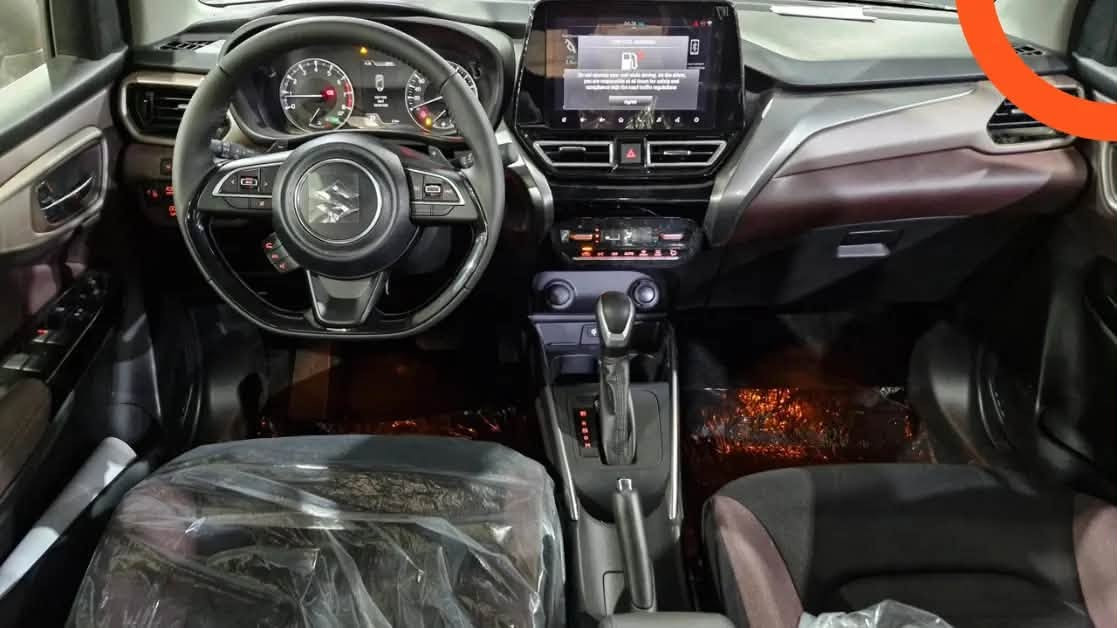 سوزوكي فرونكس
تو كلرز 
Mild hybrid
1500CC - 105 HP
9600km - 2025
 المواصفات الفنيه للسياره:
•جنط16 
•بصمة 
•فوانيس ليد امامي ، خلفي 
•فوج لايت 
•مرايا ضم 
•حساس ركن امامي , خلفي
•كاميرا ٣٦٠ 
•شارة مرايا 
•6 ايرباج 
•كاسيت تاتش 
•مداخل :  usb 
•تكييف ديجتال 
•شاحن لاسلكي 
•تحكم طارة 
•مثبت سرعة 
•اوامر صوتية 
•بلوتوث
ESP ESP ABS
السعر ٢٨ مليون وبيها مجال بسيط
***********
