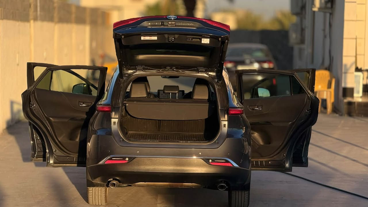 السلام عليكم تيوتا فينزا 2022 هايبرد وارد امريكي
الفئة: Toyota Venza XLE 2022 2.5L
          حجم المكينه :2500 هايبرد 
           حالة الايرباك : برده
الضرر : باب وجاملغ امامي بصف السايق
ماشية 30,000mil
#مواصفات XLE
1.شاشه 
2. قياده ذاتيه
3.كشن السايق ميمري 
4.كشنات كهرباء
5.هندبريك بصمه
6.كشنات جلد
7.ثلاث وضعيات قياده
8.حساسات خلفيه امامي 
9.صندوك كهرباء
10.رادرات جانبيه
11.رادار امامي
12.هيترات بالكشنات + تبريد 
13.بصمه
14.بصمة ابواب
15.اشاير بالمري
16 . شحن واير لس 
… فول عدى البنوراما…
#السعر 225 مرقم بغداد وبيها مجال  
تفاصيل اكثر هذا رقمي *********** 
مكان السياره الأنبار / فلوجة
