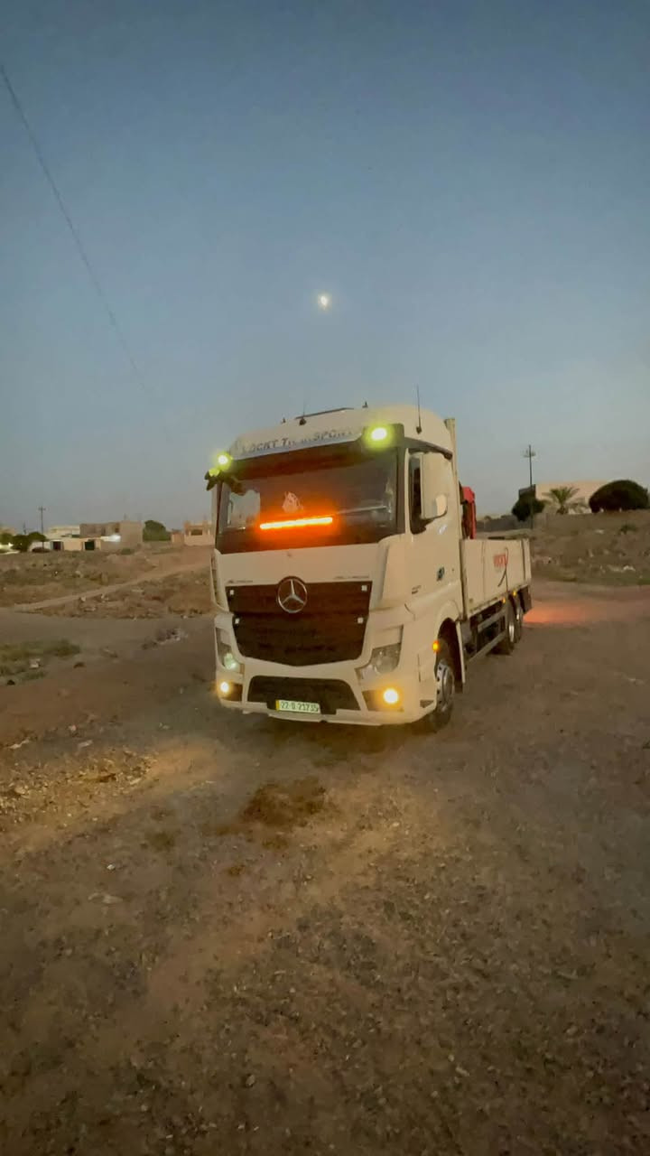 شاحنة • للبيع