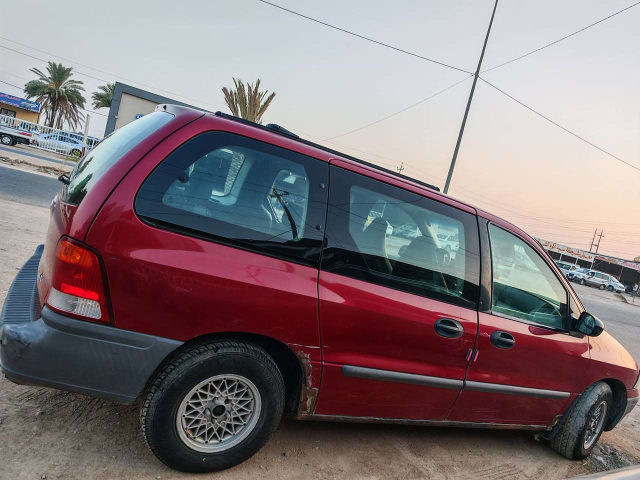 للبيع: فورد ويندستار (Ford Windstar) عائلية بحالة ممتازة 🚗✨الموديل:   2000 رقم بغداد
لون السيارة: [احمر]

تناقل السرعة (القير): [اتوماتيك ]

المحرك (المكينة): بحالة جيدة جداً . بیها منظومه غاز 

الصالون الداخلي: كراسي قماش (7 مقاعد).

الحالة العامة: السيارة ميكانيكياً جاهزه والبدي مالتها حلو نضيف 

📍 الموقع: [بابل /الشوملي]/للاتصال 

 *********** متوقر واتساب 

💰 السعر المطلوب: [45 قابل للتفاوض]
