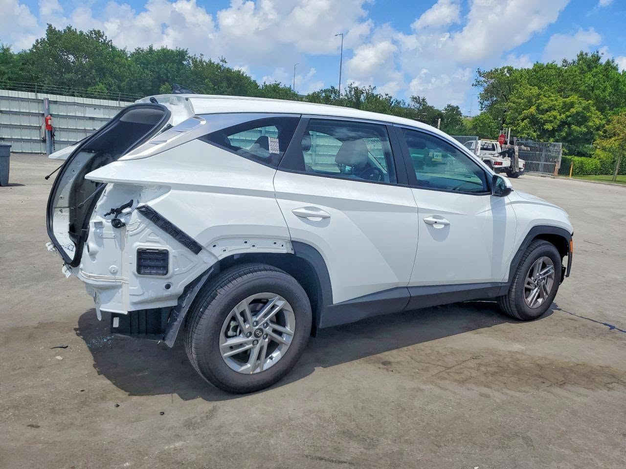 🔴 شراء جديد 
🔴 قيد الشحن 
🔴 مدة الوصول شهرين الى الاردن الحره 

🔴 هونداي توسان HYUNDAI TUCSON 
🔴 موديل 2026
🔴 الفئة SE

🚘🚘🚘🚘🚘🚘🚘🚘🚘

🚚 خدمة التوصيل:
تتكفل شركتنا بتوصيل السيارة من المزاد في أمريكا إلى جميع محافظاتنا العزيزة، حيث نتحمل كامل المسؤولية لحين وصولها إلى محافظة الزبون.

🚘🚘🚘🚘🚘🚘🚘🚘🚘

🏢 مقر الشركة – بابل / الحلة
حي الإمام علي – الشارع الرئيسي
مقابل شارع الكابينات

🕓 وقت العمل في مقر الشركة يومياً من الساعة 4 – 10 مساءً
⚠️ ما عدا يومي السبت والأحد (عطلة المزاد)

📞 للتواصل: ***********

🚗 معرض السيارات – بابل
شارع 60 – قرب مدخل شارع 30

📞 للتواصل: ***********

💬 لا تترددون… تراسلونا بأي وقت للاستفسار أو لطلب سيارة معينة
🚗 وإذا تريد سيارة مثل هاي أو غيرها… إحنا نأمنها لك، فقط تواصل معنا..

⭐ خدمة سريعة – أسعار منافسة – ثقة وتعامل راقي

#استيراد_سيارات #أمريكا #سيارات_أمريكا

نص مكتوب في الصور:
- 64456296X
- 64466296X