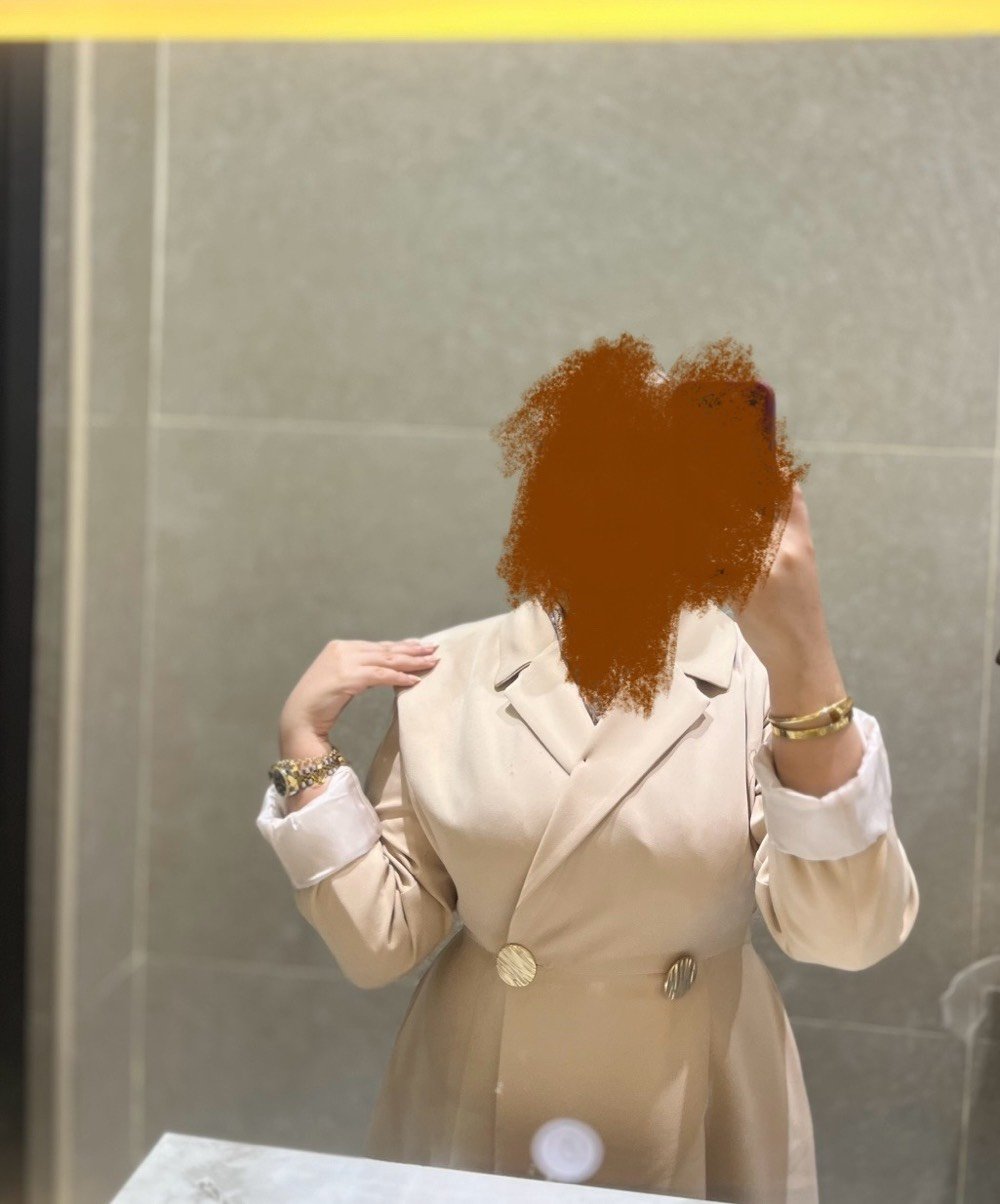 فستان رسمي لمناقشة ملبوس فقط ساعتين 
اشتريته ب٥٠ ابيعه ب٣٠ قياس ٤٠-٤٢