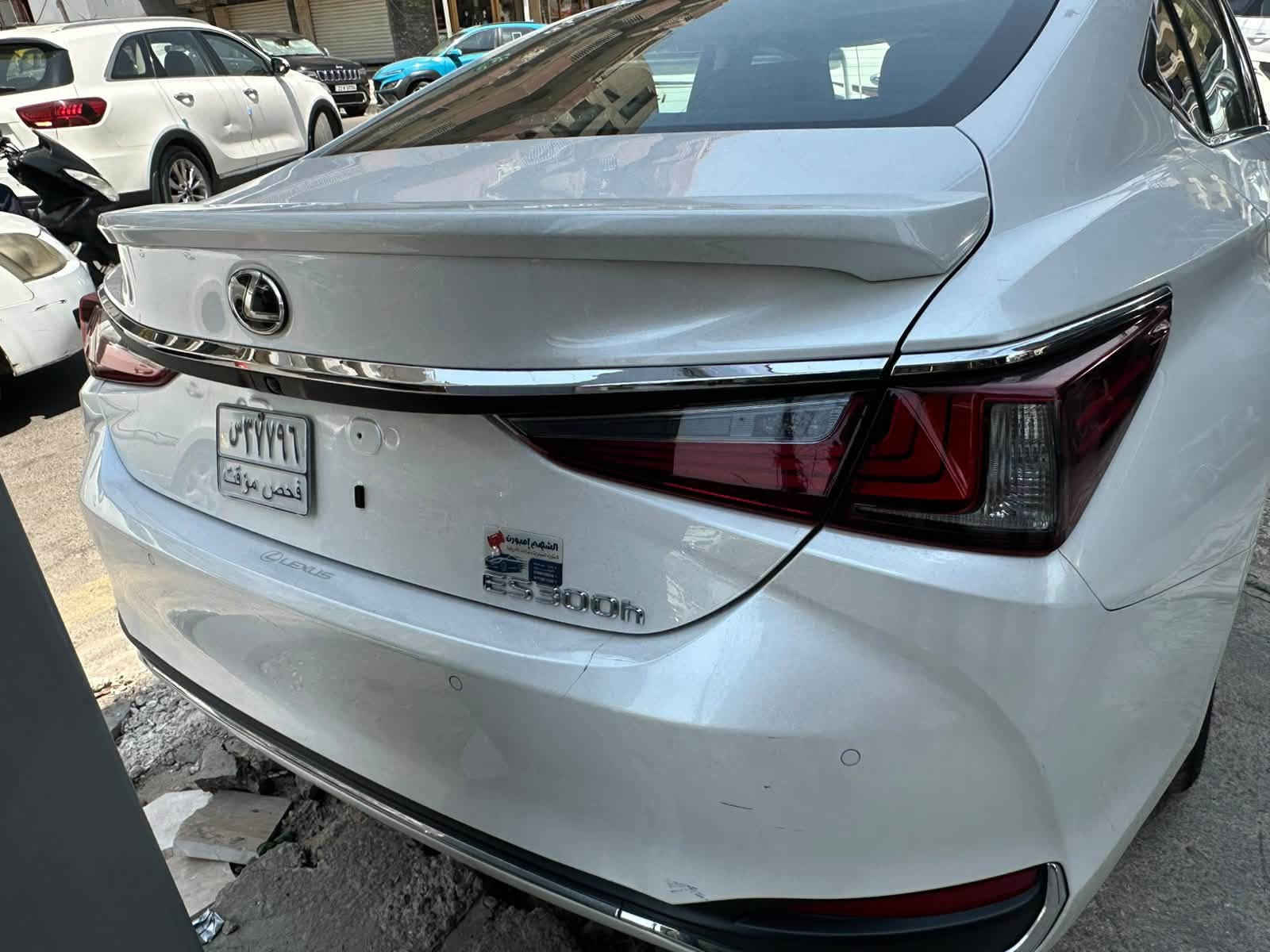 السلام عليكم
Es300h
2024
10.350km
حادث موضح بالصور 
رقم بغداد 
السعر قفل قفل قفل 275
27.500
***********
