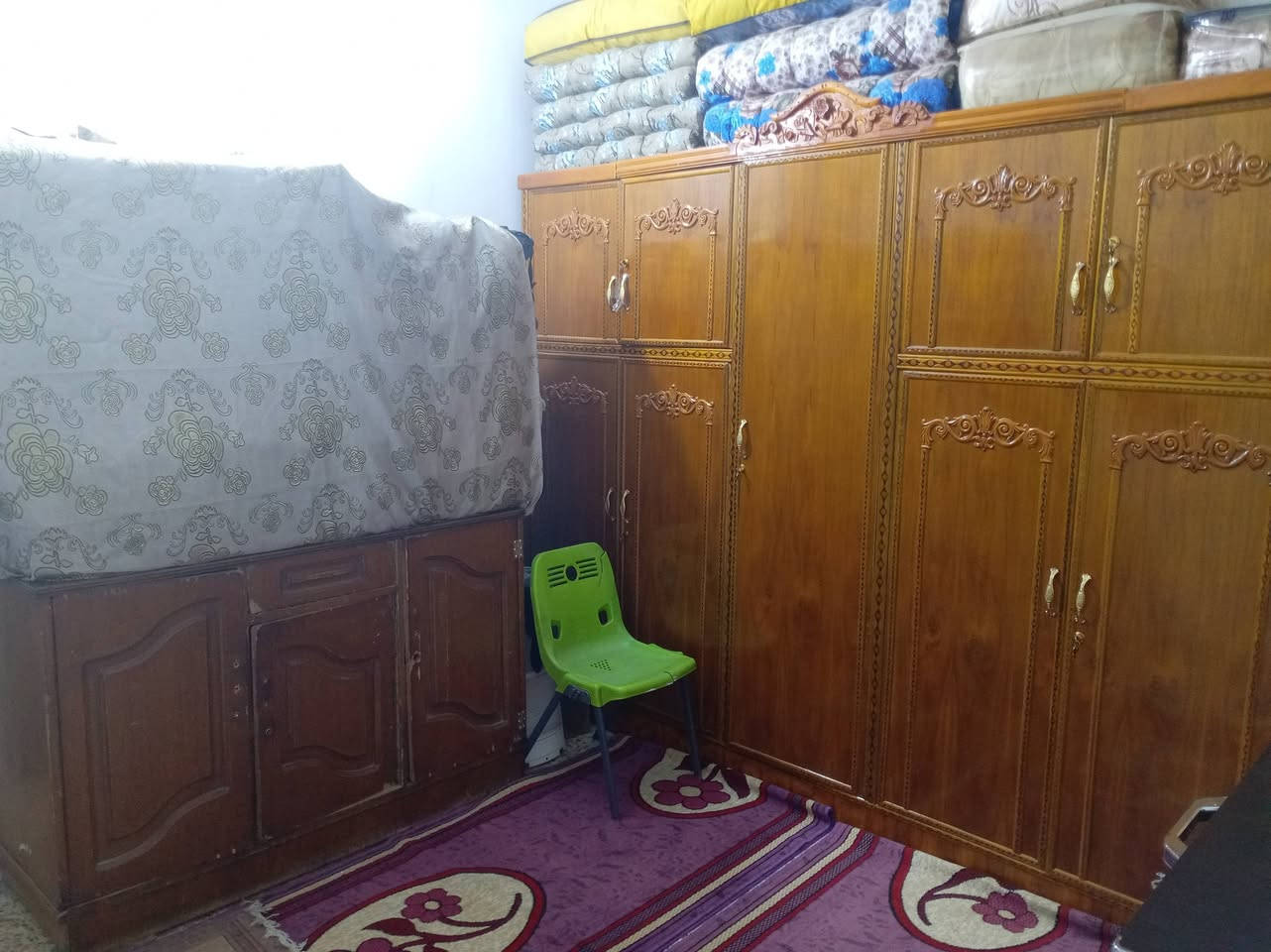 دار البيع منطقه الدسيم خلف متنزه قطاع 38على شارع عام مساحته 80الاستفسار ***********
