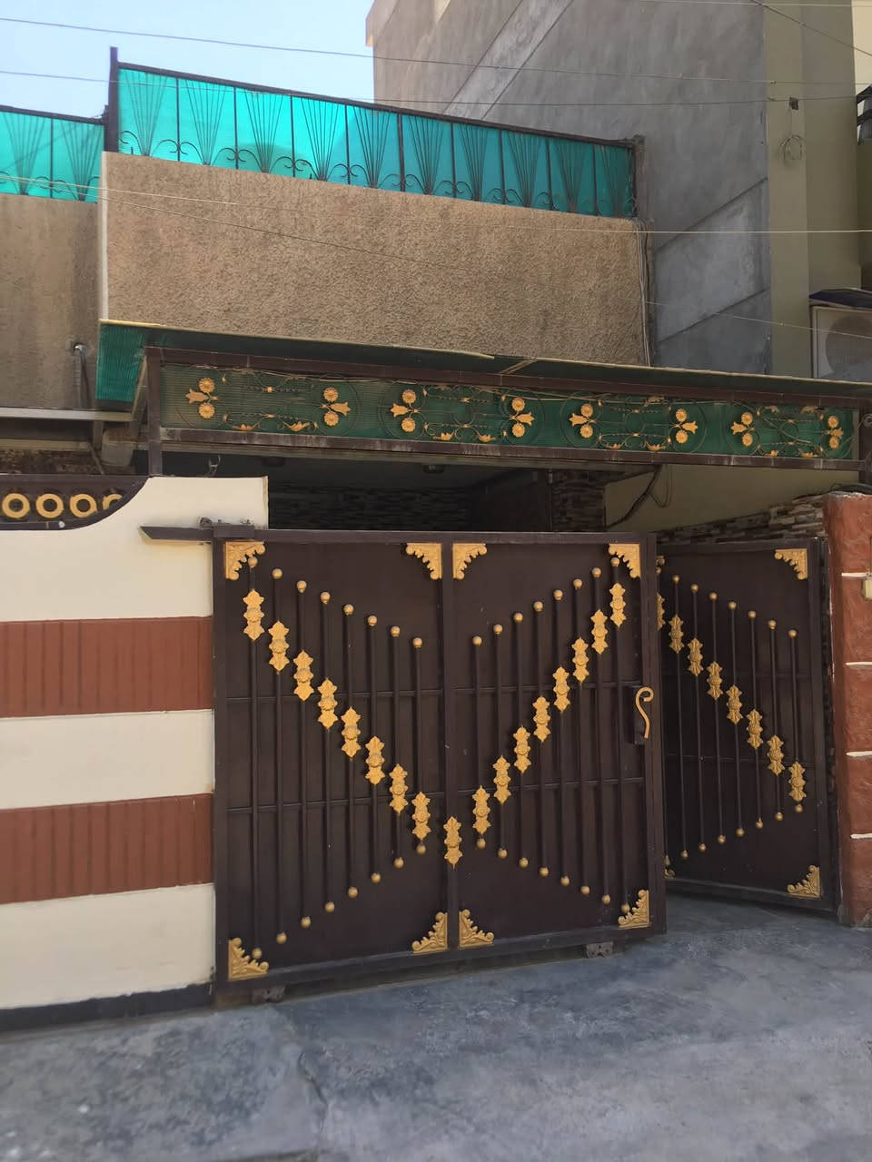 بيت للبيع طابو ملك صرف سند مستقل في حي اسيا مساحة ١٥٠ متر يحتوي على ٤ غرف نوم استفسار اتصل على هذا الرقم ***********
