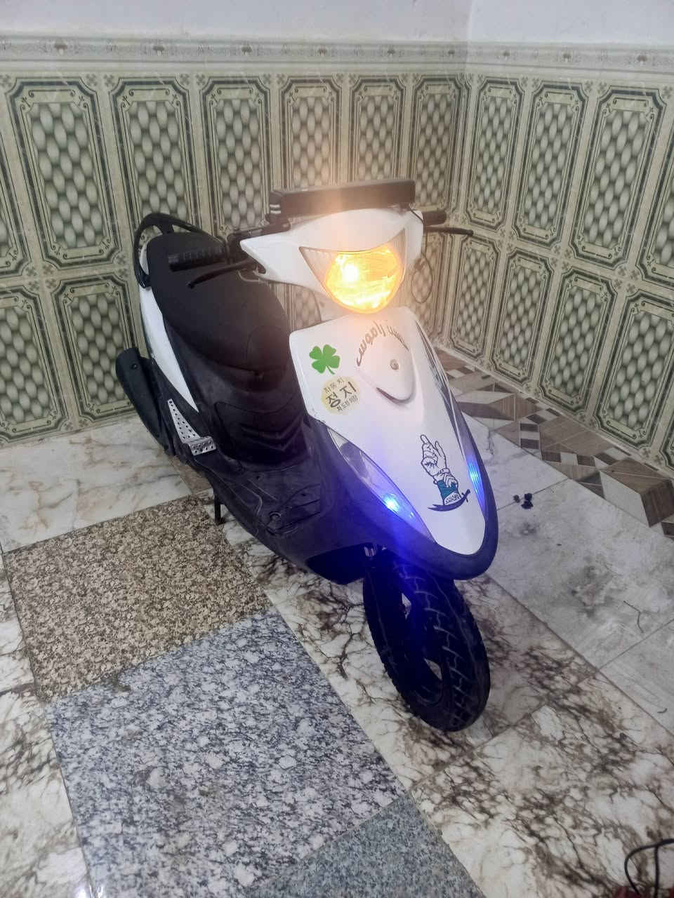ماكس عدله جاهزه وكامله مابيه نقص سلف هندر كهربأيات شلعه ومشي نعومه كلشي ماتخسر عليه سعر ٥٥٠ بيه مجال مكاني ناصريه مركز حي تضحيه رقم الهاتف *********** بيه واتساب الشراي يتصل
