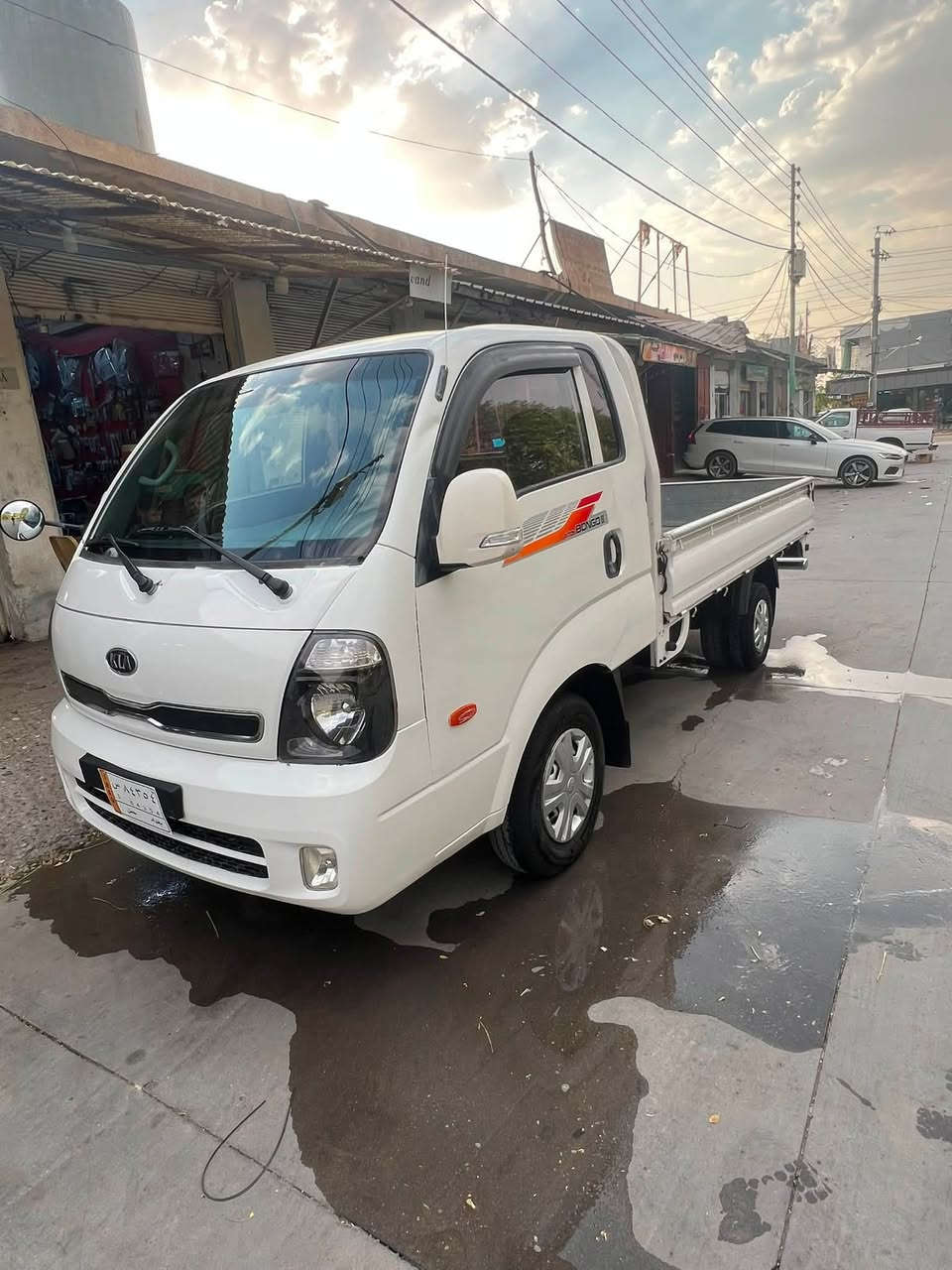 سە رەتا بە ناوی خوا
کیا بار بیلاد ٢٠١٢ براوە 
٧گیر
مە کینە رە ش سی هەزاری سوپە ر 
گیرومە کینە و ئە کسل بە شە رتی ١٠وە ستا
تە بردید لە سە رسویچ 
بریکی بە سراوە 
٦تایە ی تازە ی لە سە رە 
بودی سفر ناوبودی تیاتە 
قە پات مواسە فاتە ٥دوگمە ی فول 
دە بل سە لە یە 
ئاوینە ئیشراتە 
قە ترە رزیوی نیە 
چالو شوختو قوپاوی نیە 
دە عمو لی دراوی نیە 
کامل مە سروف کراوە 
نمونە لە جوانی 
شوین هە لبجە ی تازە 
سعری ٧٠گلا
***********
***********
