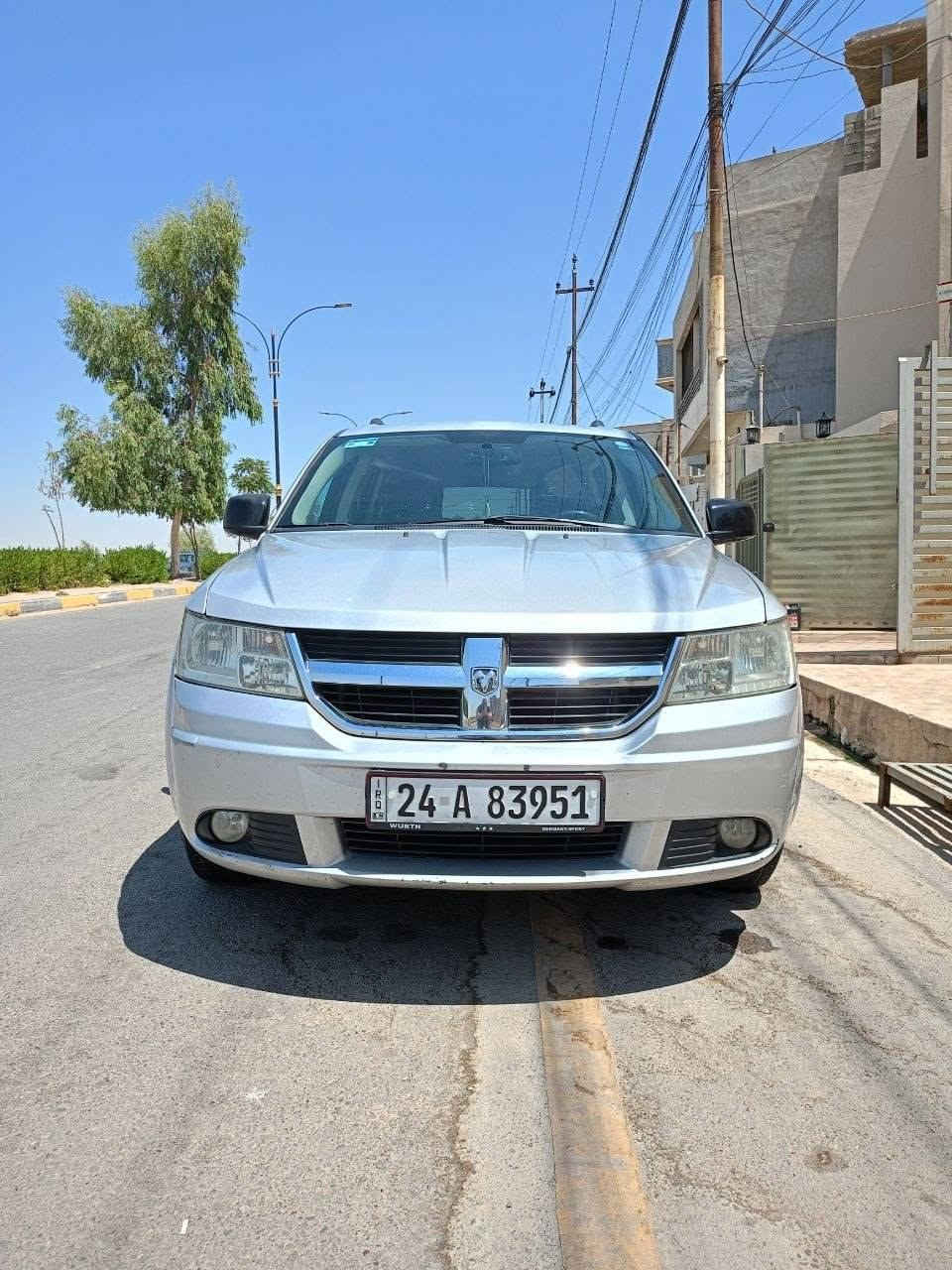 المواصفات
دوج جورني 2010
كلين تايتل مكفولة من الضربات 
محرك 6سلندر 3.5 شركة 
كير بلادي 
طخم تايرات نص جديد 
باتري امارون وكالة جديد 
تبريد وتكييف بلادي 
تعمل على البانزين ومنظومة غاز 
ماشية 199195 ميل
هزة جديدة شهر 6 2027
سنوية بإسم صاحب السيارة الشرعي
رقم عراق دهوك
نظيفة جدا مع وجود خدوش بسيطة في الدعاميات فقط
المكان موصل حي الكندي 
للاستفسار الاتصال على الارقام التاليه 
***********
***********
