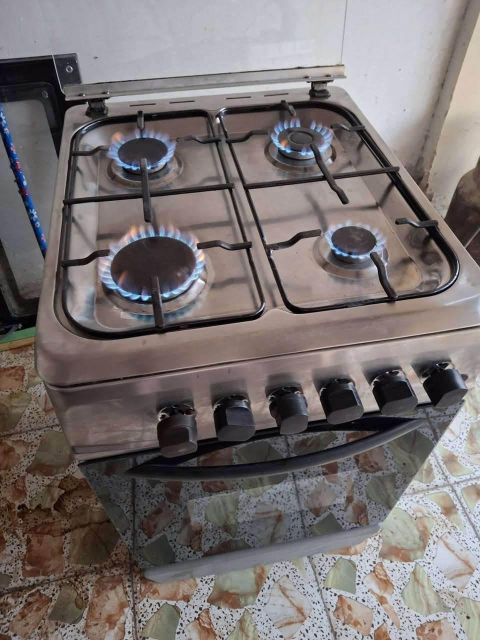 البيع طباخ مصري فريش نضيف جدآ شغال كامل العنوان بغداد طارميه مقابل البلديه ***********# واتساب
