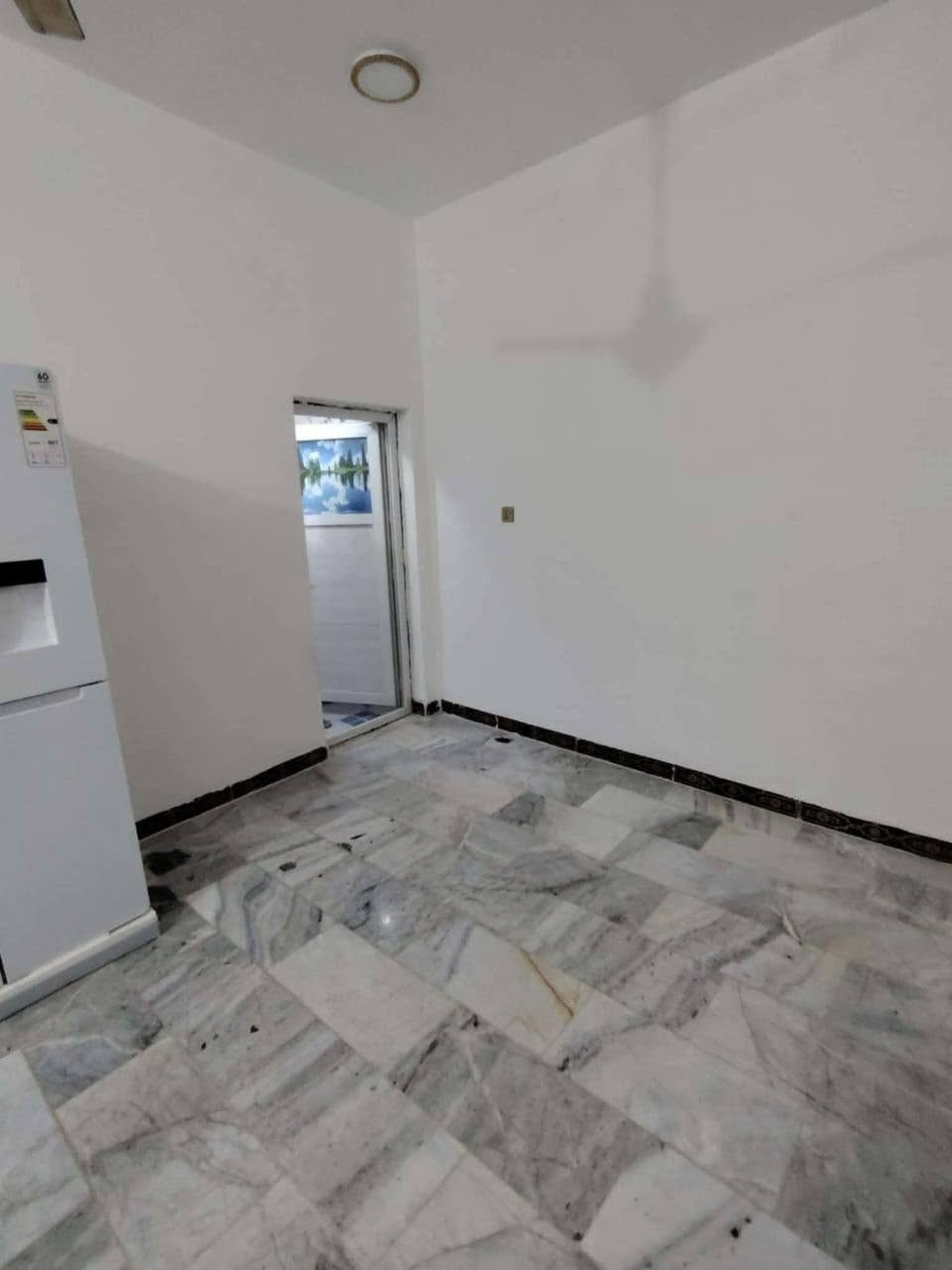 🏡 بيت للبيع بمساحة 100  متر
✨ شغل جناي فوول — كامل من كلشي ومفتاح
📍 العنوان: شارع الصب مقابل قرية الغدير عمود 276 
📄 طابو زراعي 📌 سند 25 + إقرار محكمة
🏠 يحتوي على
: ▪️ غرفة نوم ▪️ صالة  ▪️ مطبخ ▪️ صحيات ▪️ استقبال

💰 السعر: 45 مليون وقابل للتفاوض

📐 متوفرة كافة المساحات: 50م² | 80م² | 100م² | 120م² | 150م² | 200م²

✨ وبأسعار مناسبة 💡 جميع الخدمات متوفرة
📞 للاستفسار والاتصال: ***********
📱 واتساب: ***********
