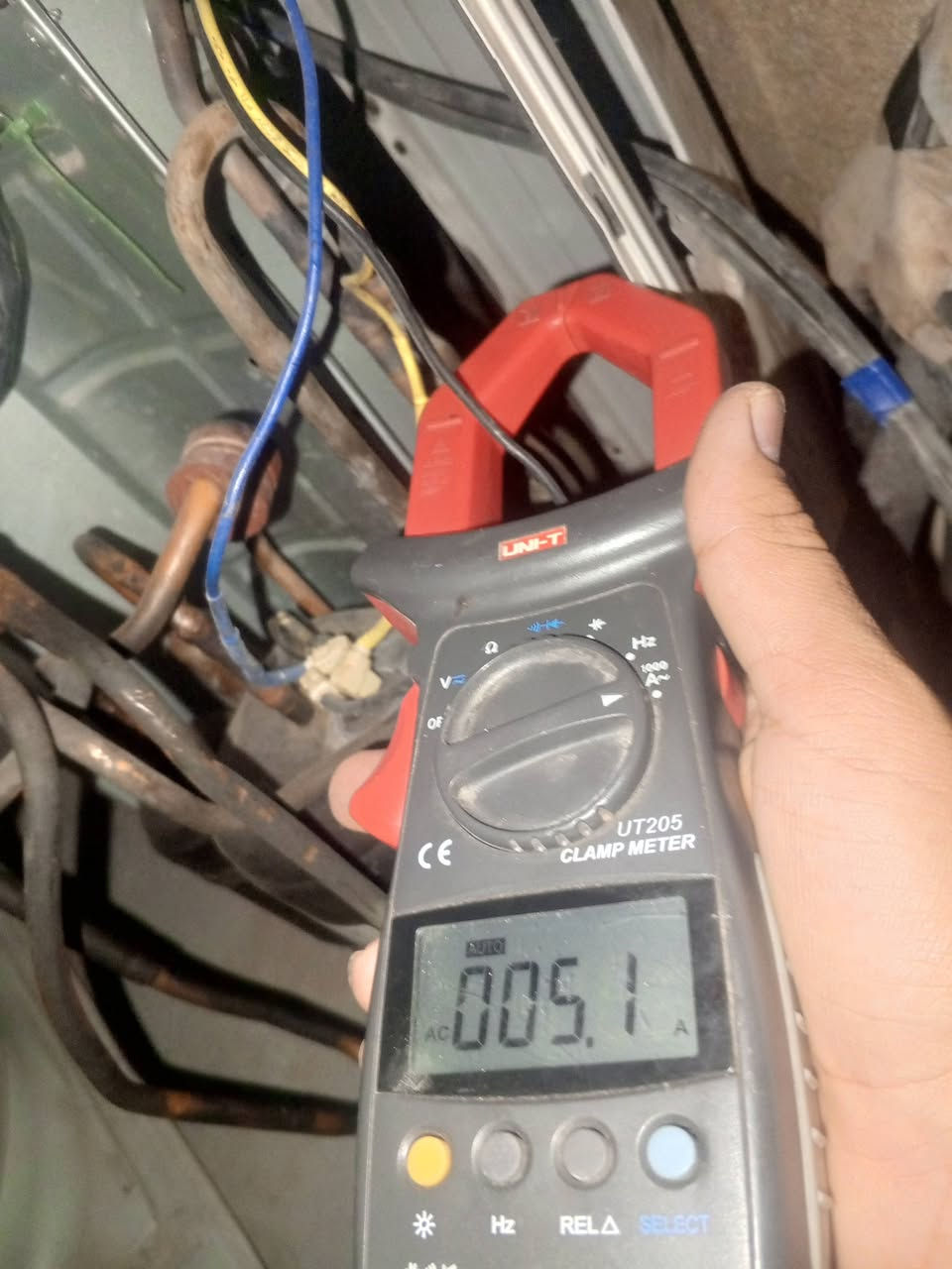 تم تبديل كمبريسر 1طن مع شحن غاز 410 
خدمات المهندس لتصليح كافة اجهزة التبريد
نصب صيانة غسل موقعي داخل مناطق بغداد
***********
